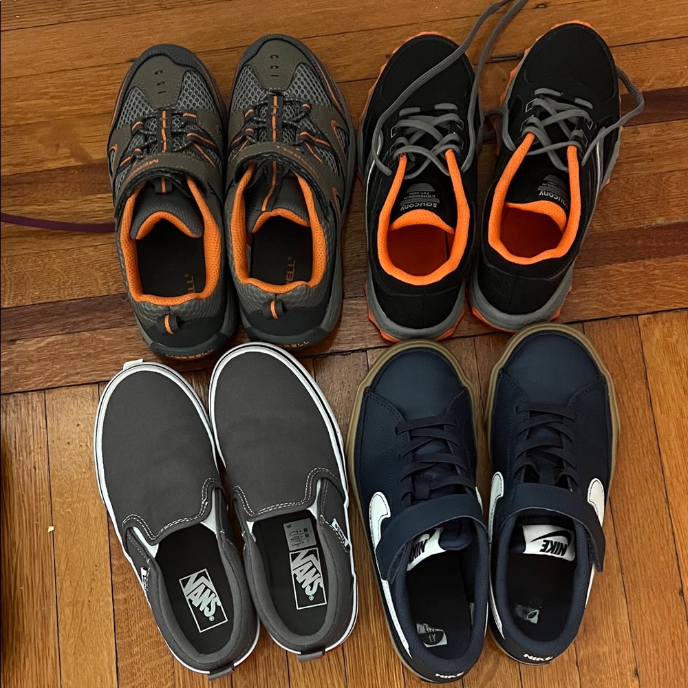 Lot of Boys size 1 Shoes, excellent condition, barely worn